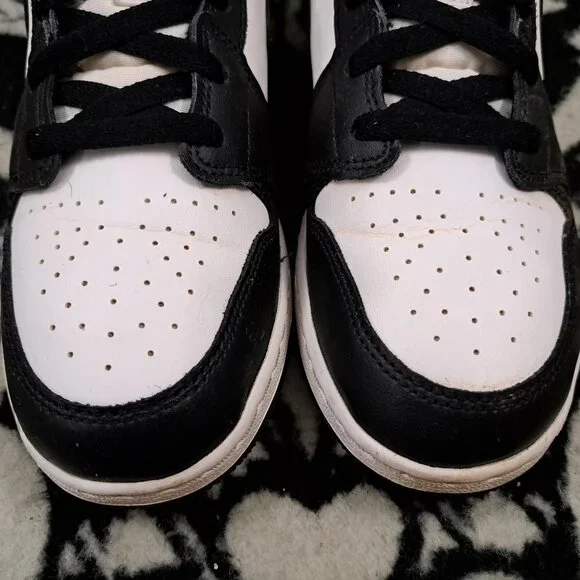 % Sz 7Y Nike Boys Air Jordan 1 Mid Shoes Sneakers / AJ4 - Picture 11 of 11